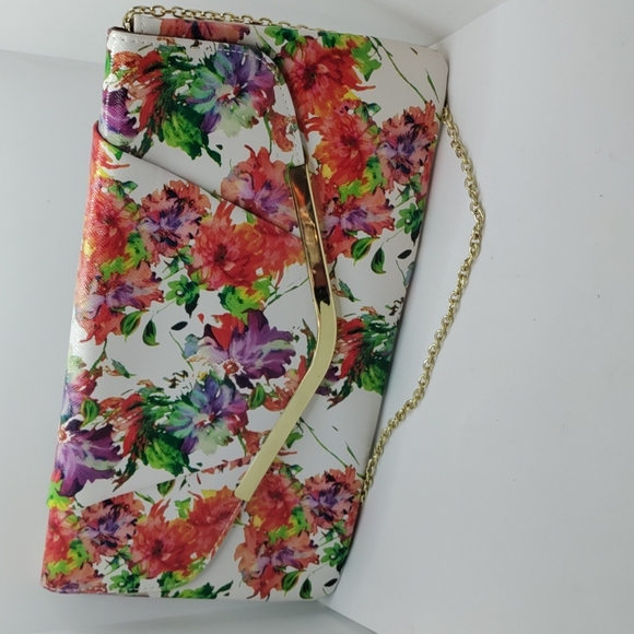 Floral Jessica McClintock Purse - Picture 1 of 6